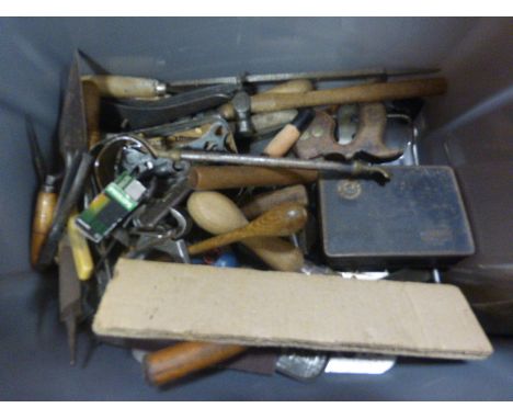 Box of mixed vintage tools