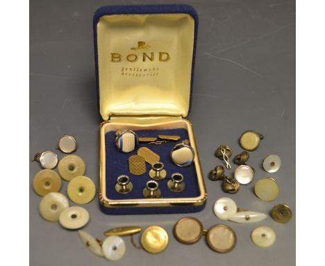 A pair of 9ct gold cufflinks, 2.7g; other mother-of-pearl cufflinks and collar studs