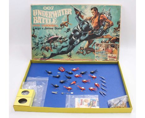 Triang TG4 "James Bond" - "007" Underwater Battle taken from the film "Thunderball" - "Largo vs James Bond" - this game inclu