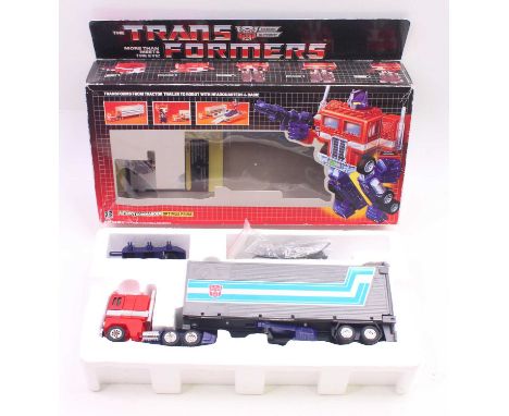 Hasbro reproduction Transformers 1984 G1 1st generation Autobot Commander "Optimus Prime" comprising a transforming truck, th