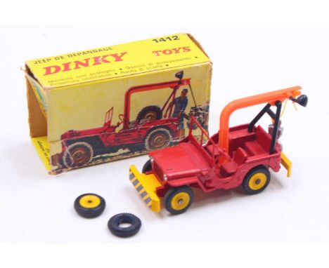 French Dinky 1412 Jeep De Depannage in red and yellow, including concave hubs, orange jib, in the original card box, one flap
