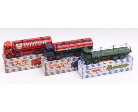 Dinky Toys group of 3 Haulage diecasts to include; No.905 Foden Flat Truck with chains in green (E) in Repro box, No.942 Fode
