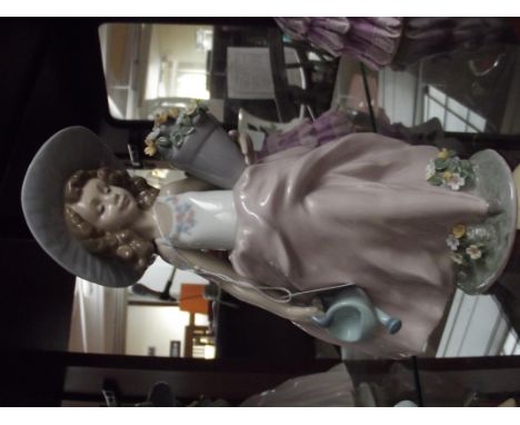 Lladro figure of a girl 