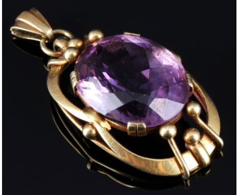585 Gold Anhänger mit lila Amethyst,GG, 585/000 Gelbgold, gestempelt 585, Anhänger mit wundervollem und großem Amethyst, Gold