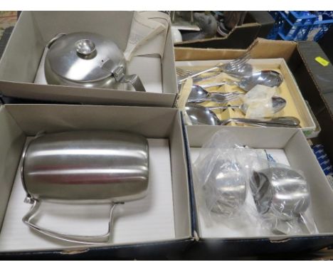 A tray of assorted vintage Old Hall tea ware in original boxes