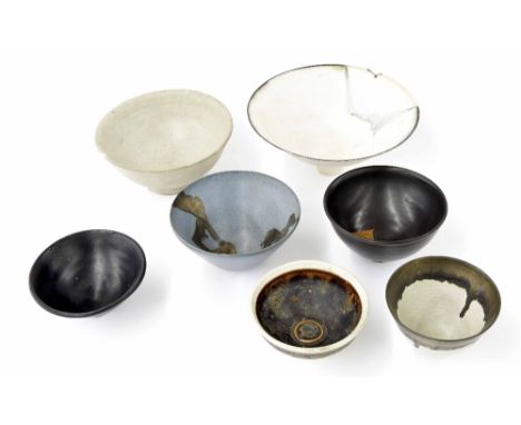 David Howard Jones (born 1953) - ceramic studio circular bowl with a stepped rim, 7.75" diameter; with six other studio bowls