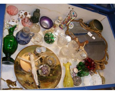 A bone carving of Jesus, together with assorted collectable ceramic and glassware 