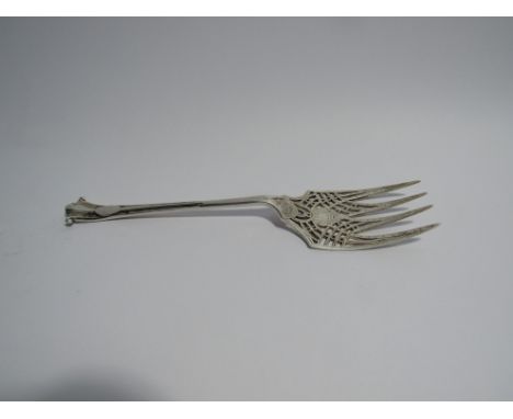 A Mappin &amp; Webb silver fish serving fork, Sheffield 1912, 96g