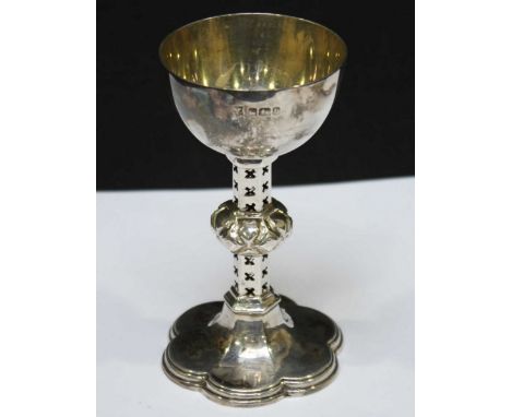 An Edwardian silver communion cup in the Arts & Crafts style, Sheffield, 1901, H. Wilkinson, 58grms, 9cm