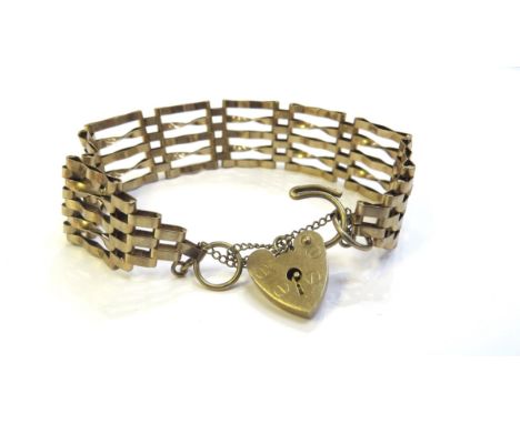 A 9ct gold gate bracelet with padlock clasp, 11.7g 