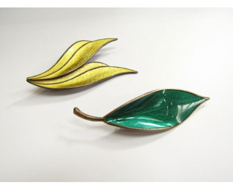 A David Andersen green enamel leaf brooch and a yellow enamel double leaf brooch stamped Norway Sterling (2) 