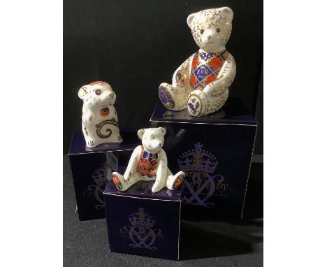 A Royal Crown Derby paperweight, Diamond Jubilee Imari Bear, printed mark, gold stopper; others, Mouse, gold stopper, boxed; 