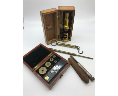 A Lot of measuring and scope tools. Includes L OERTLING LONDON weight set, Brass microscope with wooden case, Salter scale an