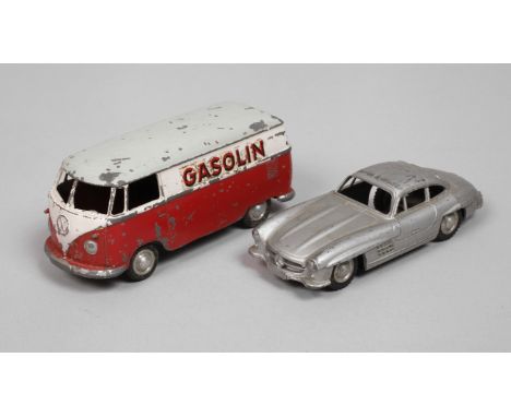 Märklin Volkswagen "Gasolin" und Mercedesum 1960, gemarkt und bezeichnet sowie Zusatz Made in Western Germany, Metallguss far