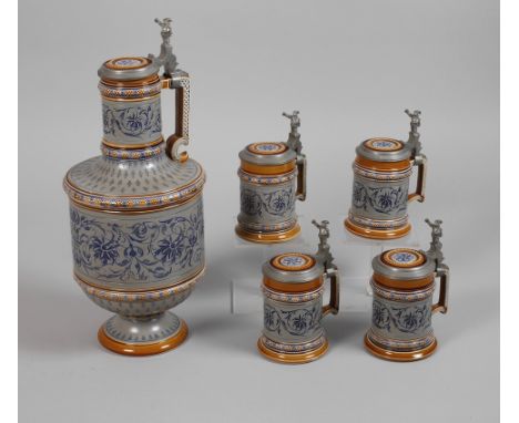 Villeroy &amp; Boch Trinkgarnitur Historismusum 1890, Prägemarke V &amp; B Mettlach, Modellnummern 1492 und 1452, cremefarben