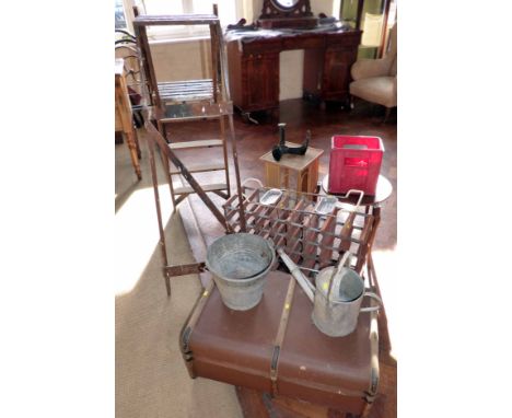 Folding steps, galvanised watering can, luggage trunk and various other items Condition report: see terms and conditions