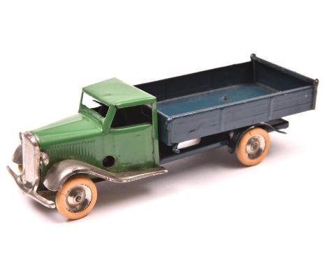 Tri-ang Minic tinplate clockwork Delivery Lorry No.10M. A example with green normal control cab, with plated mudguards, very 