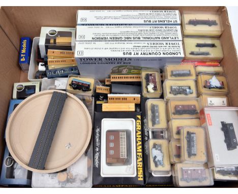 Quantity of N gauge railway. By Graham Farish, Peco etc. 5 locomotives including LMS Jubilee RN 5713. A Freightliner Class 57