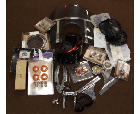 A COLLECTION OF ASSORTED 'HARLEY DAVIDSON' MOTORBIKE SPARES, to include a screen, side plates, light lens etc., along with a 