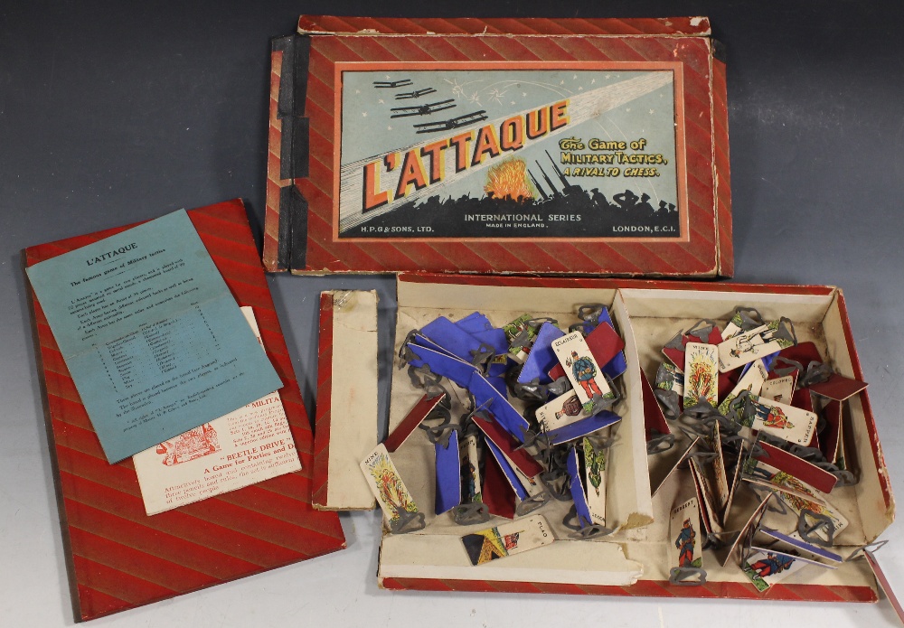 A VINTAGE 1920S BOARD GAME BY H.P. GIBSON & SONS LTD, 'L'ATTAQUE THE