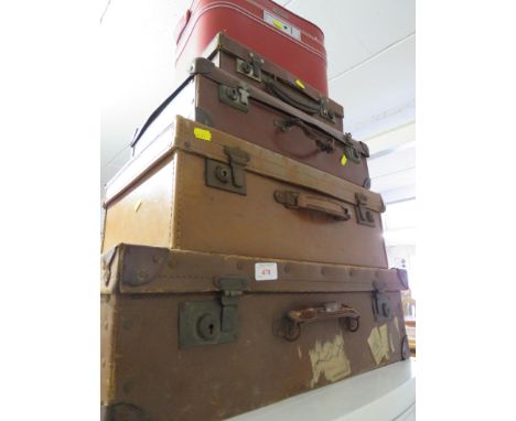 FOUR VINTAGE TRAVEL CASES AND VINTAGE VANITY CASE.
