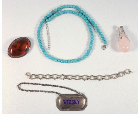 ROSE QUARTZ SILVER MOUNTED TEAR DROP PENDANT SET TWO SMALL COLOURED STONES (L. 5 CM), TURQUOISE BEADED NECKLACE ( L. 45 CM), 