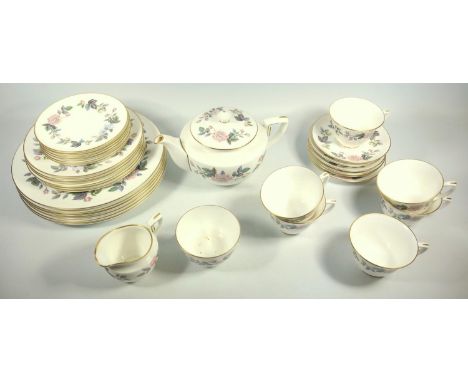 ROYAL WORCESTER BONE CHINA JUNE GARLAND TEASET INCLUDING TEAPOT OF TWENTY ONE PIECES, PLUS SIX PLATES (D.26.5 CM) AND SIX PLA