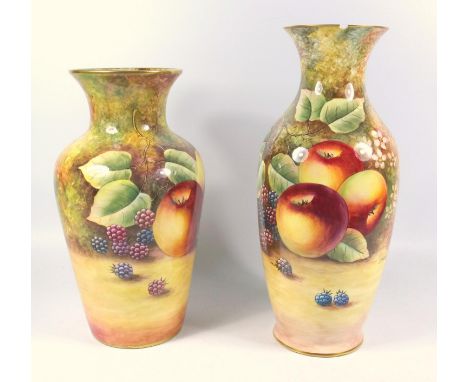 JAMES SKERRETT (B.1954), BONE CHINA BALUSTER VASE PAINTED WITH TWO APPLES AND BLACKBERRIES (H. 25.8 CM) AND A TALLER BALUSTER