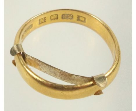 22 CT GOLD WEDDING RING BY L W &amp; CO., LONDON 1927, 3.8 GRAMS, WITH A 9 CT SPACER (2) 