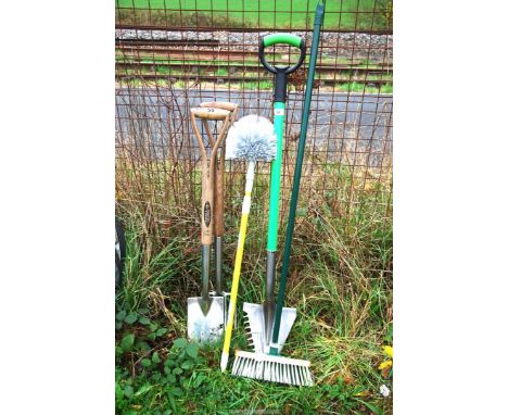 A "Spears & Jackson" fork and spade, dirt buddy, etc.