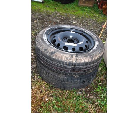 Two wheel/tyre 175/65R14.