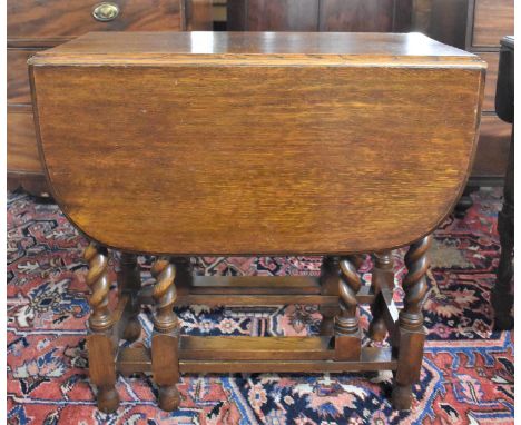 A Mid 20th Century Oak Gate Legged Drop Leaf Occasional Table, 76cm wide 