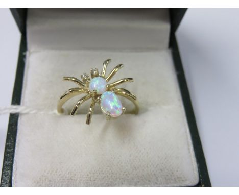 UNUSUAL 9ct GOLD OPAL SPIDER RING, size O