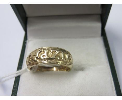 9ct GOLD MIZPAH RING, size J/K, 4.4 grams