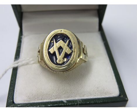9ct GOLD MASONIC RING with chain design shoulders, size P, 5.6 grams