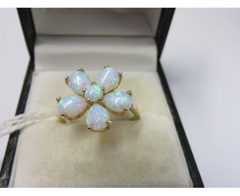 9ct GOLD OPAL DAISY DESIGN RING, size Q