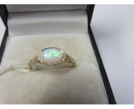 9ct YELLOW GOLD OPAL SOLITAIRE RING, size M