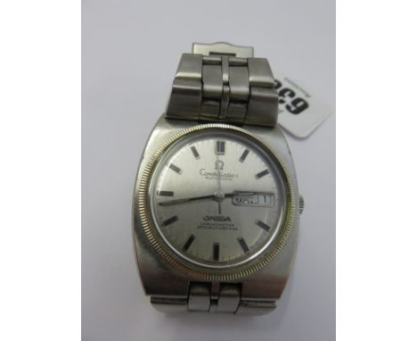 OMEGA CONSTELLATION, Gent's stainless steel Omega automatic chronometer with day and date aperature in stainless steel case