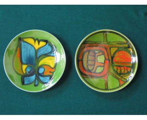 TWO POOLE GLAZED CERAMIC CIRCULAR PLAQUES, DIAMETER APPROXIMATELY 20cm 
