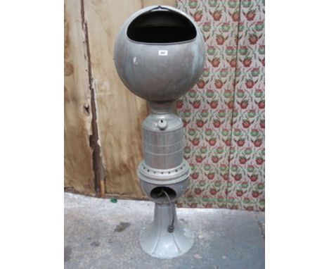 VINTAGE METAL HOT TOWEL STERILISER 