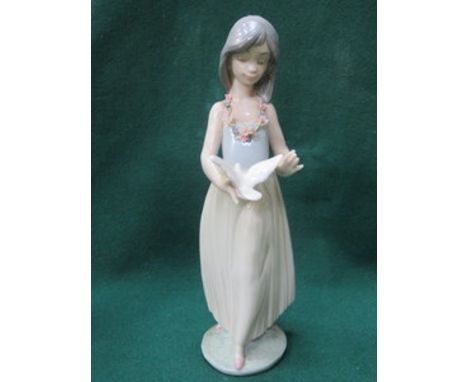 LLADRO GLAZED CERAMIC FIGURE OF A GIRL WITH A DOVE APPROX. 21cm HIGH 