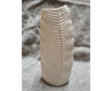 Parlane New Retail Item Leaf Vase White Ceramic 380 X 160mm ( 820747)