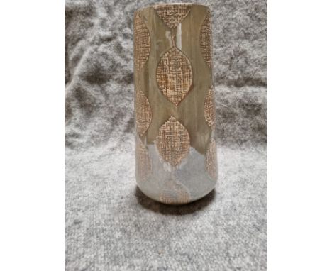 Parlane New Retail Item Leafy Vase Cream Lustre Ceramic 310 X 160mm (820503)