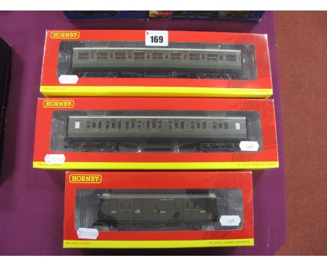 Two Hornby ''OO'' Gauge/4mm SR Maunsell Corridor Coaches, Ref. R4297A 3rd class, Ref R4299A composite coach R/No. 5138 compos