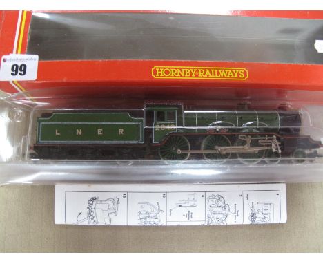 Hornby ''OO'' Gauge/4mm Ref R188 Class B17/4 4-6-0 Steam Locomotive and Six Wheel Tender, L.N.E.R green ''Arsenal'' R/No. 284