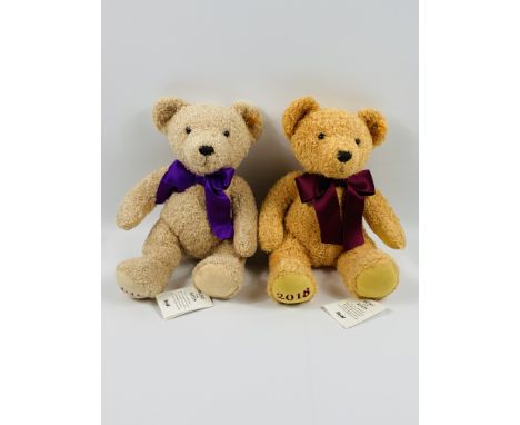 Two Steiff bears, approximately 28cm each. Estimate: £20-40