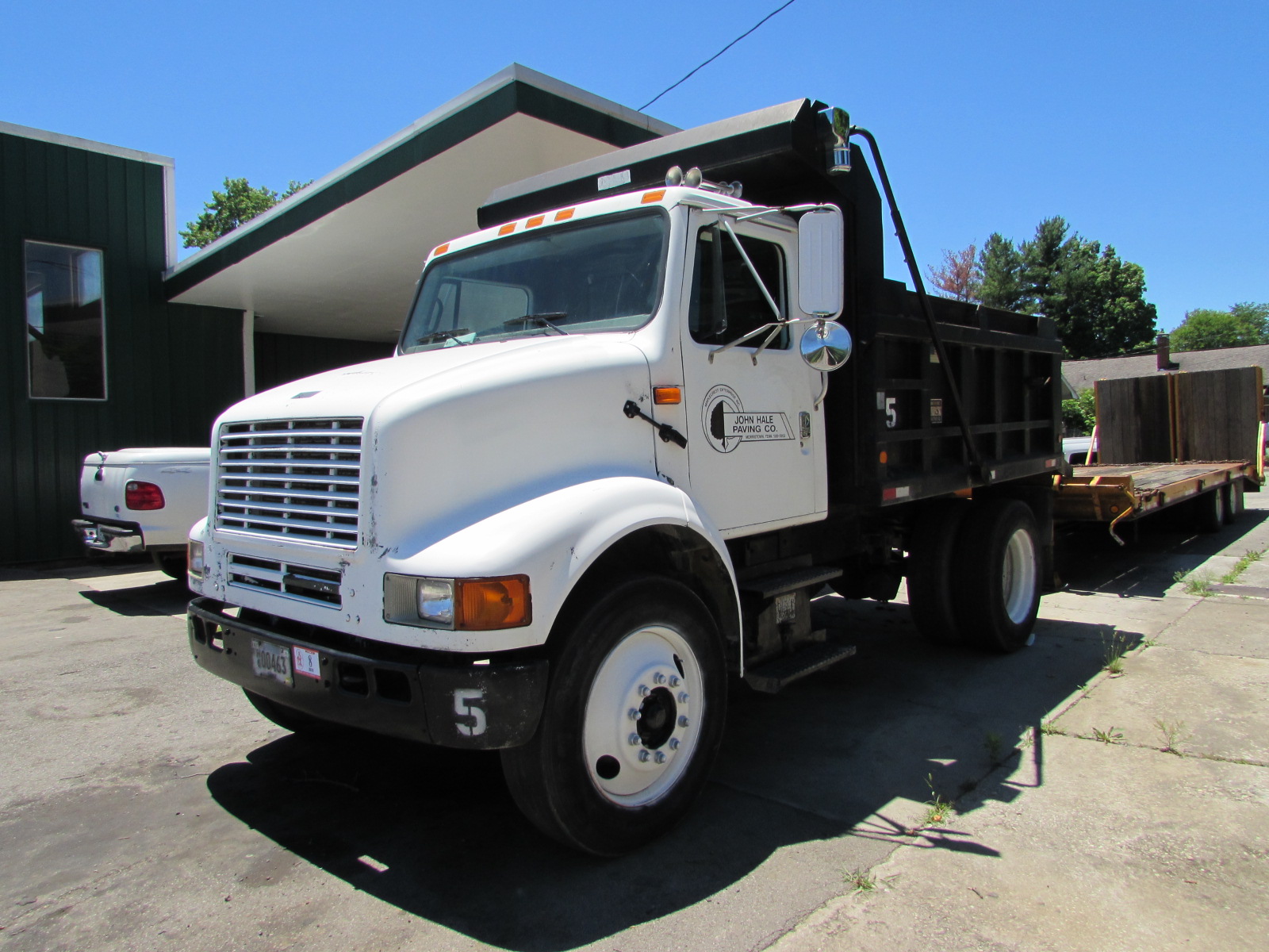 1995 International 8100 Single Axle Dump Truck  DT  466 