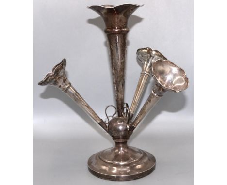 George V hallmarked silver epergne, central trumpet shaped flute with three similar waived edge smaller flutes, on ball and s
