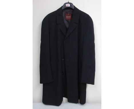Gent's sheepskin jacket, cotton mac with Burberry style lining, and an overcoat (3) 