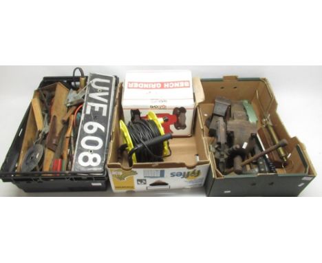 Collection of tools inc. vices, Black Spur bench grinder, saw blades, etc. (3 boxes) 